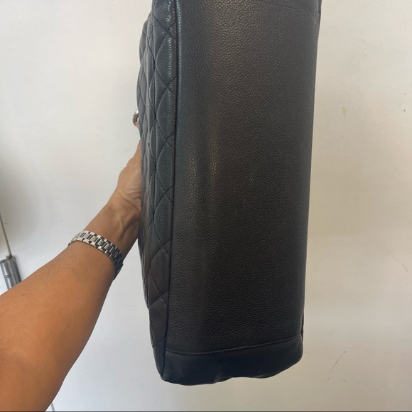 CHANEL GRAND SHOPPER BLACK CAVIAR LEATHER-PREOWNED - Picture 4 of 15